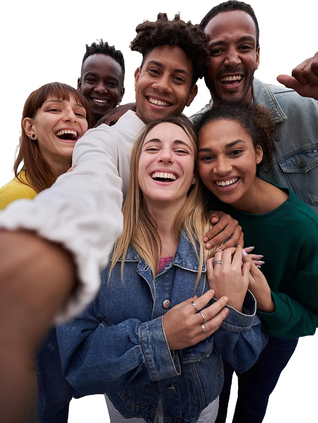 Amigos reunidos e sorrindo juntos